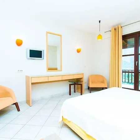 メテオラ アット カストラキ ホテル 4*