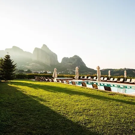 メテオラ アット カストラキ ホテル 4*